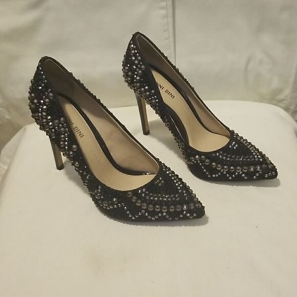 Wonens Shoes   - Picture 2 of 9